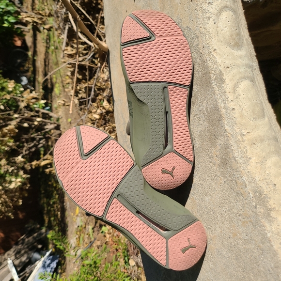 Puma Fierce in Olive/Pink 6.5 - Picture 8 of 10